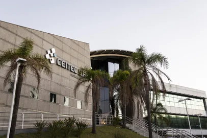 PORTO ALEGRE, RS, BRASIL, 26-06-2018: Sede da Ceitec no bairro Lomba do Pinheiro. Ceitec é uma empresa pública federal vinculada ao Ministério da Ciência, Tecnologia, Inovações e Comunicações (MCTIC), criada em 2008, que atua no segmento de semicondutores, com o objetivo de posicionar o Brasil como um player global em microeletrônica. (Foto: Mateus Bruxel / Agência RBS)<!-- NICAID(13620872) -->