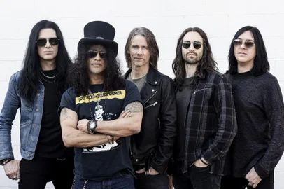 Slash Feat. Myles Kennedy & The Conspirators (SMKC)<!-- NICAID(15660563) -->