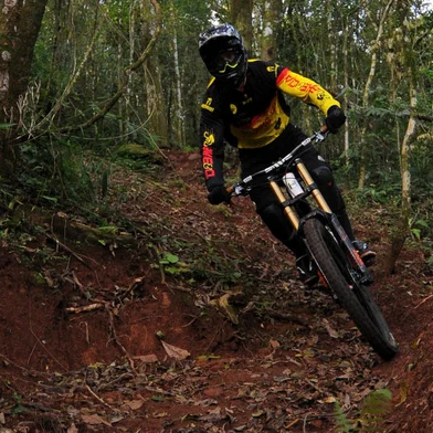 CAXIAS DO SUL, RS, BRASIL 29/08/2018Luan e Laís Rezzadori Fleck, irmãos caxienses que disputam competições nacionais de Downhill. (Felipe Nyland/Agência RBS)<!-- NICAID(13716304) -->