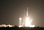 SpaceX lança primeira missão tripulada para sobrevoar polos terrestres