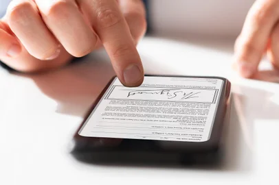 Conceito de assinatura digital - Foto: Andrey Popov/stock.adobe.comIndexador: Andrey PopovFonte: 783588139<!-- NICAID(15937697) -->