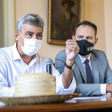 Sebastião Melo , prefeito , Ricardo Gomes , vice-prefeito , medidas , combate , coronavírus , pandemia , restrições , Porto Alegre<!-- NICAID(14723046) -->