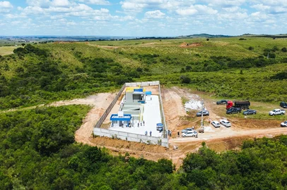 Estação de Tratamento de Esgoto da Corsan em Acegá, que atingiu universalização do saneamento no final de 2025<!-- NICAID(16224998) -->