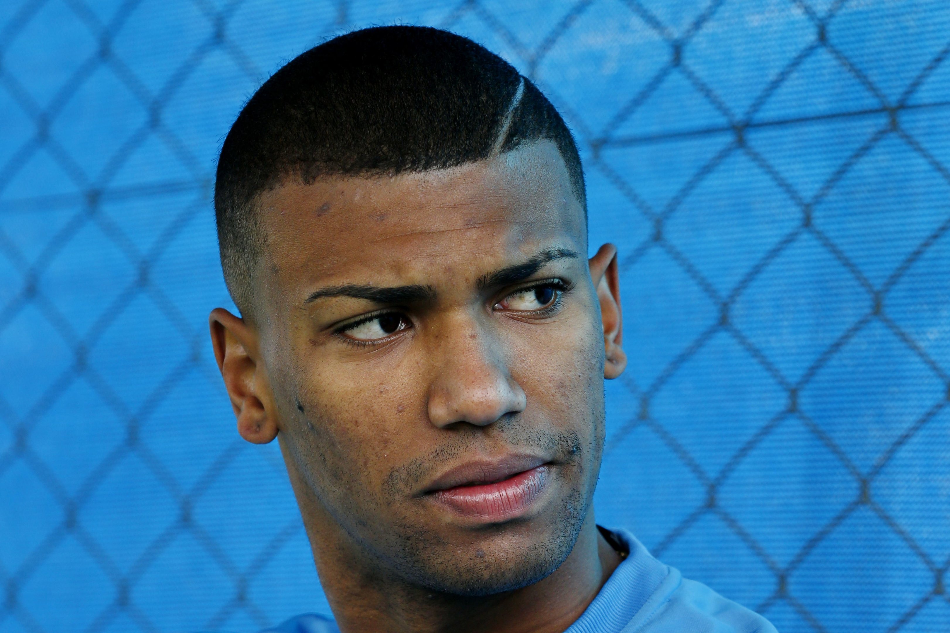 Walace do Cruzeiro enfrenta dispensa após polêmica no WhatsApp