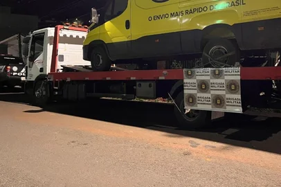 Vans de empresa de entregas são furtadas no bairro Vila Lucas Araújo, em Passo Fundo <!-- NICAID(16361774) -->