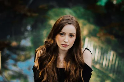 Orquestra de Garibaldi homenageia BeatlesA Orquestra Municipal de Garibaldi realiza no domingo, dia 18 de setembro de 2022, o Concerto The Beatles Jazz – de Liverpool para Garibaldi, sob a Direção do Maestro Luiz Carlos Zeni Junior, com a participação especial das solistas Dani Ravizzon (FOTO) e Tita Sachet, a apresentação ainda conta com o roteiro e narração de Mateus Grazziotin Brites. O concerto será apresentado às 20 horas, no Clube 31 de Outubro, com entrada franca.<!-- NICAID(15205735) -->