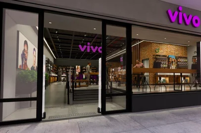 Loja da Vivo reabre na Rua da Praia<!-- NICAID(16090567) -->
