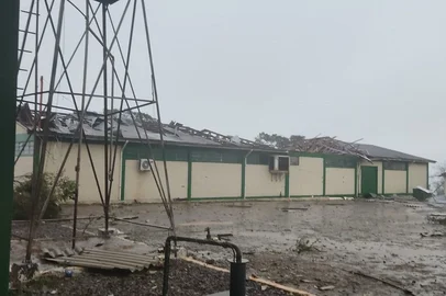 Estragos pelo ciclone em sede da Cotrisal, em Sede Nova, Região Noroeste