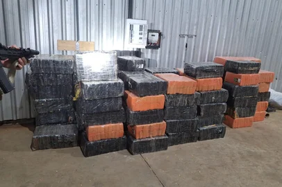 Polícia Rodoviária Federal / Divulgação Três pessoas são presas transportando 630kg de maconha em Passo Fundo<!-- NICAID(16205869) -->