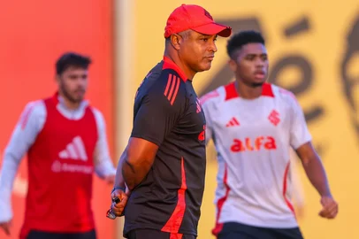 Roger Machado em treino do Inter<!-- NICAID(16042055) -->