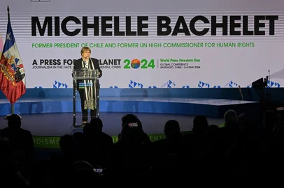 Former Chilean President Michelle Bachelet speaks during the inauguration of the World Press Freedom Day Conference, in Santiago, on May 3, 2024. Seventy percent of environmental journalists from 129 countries, polled in March, reported experiencing attacks, threats or pressure related to their job, UNESCO said Thursday. Of those, two in five subsequently experienced physical violence, it said in a report released on World Press Freedom Day. (Photo by RODRIGO ARANGUA / AFP)Editoria: POLLocal: SantiagoIndexador: RODRIGO ARANGUASecao: international relationsFonte: AFPFotógrafo: STF<!-- NICAID(15989338) -->
