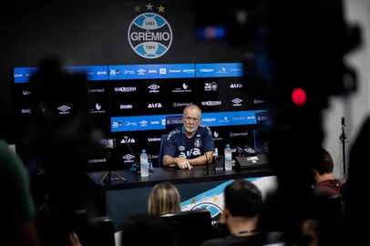 Porto Alegre, RS, Brasil, 22.04.2025: Apresentação de Mano Menezes no Grêmio. Fotos: Duda Fortes/Agencia RBSIndexador: DF<!-- NICAID(16021587) -->