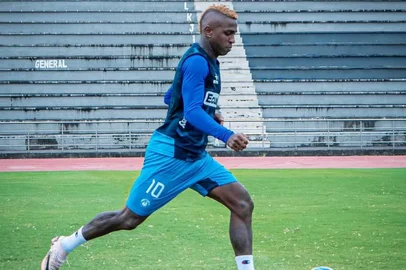 Bolaños treina após ser preso no Equador<!-- NICAID(16060928) -->