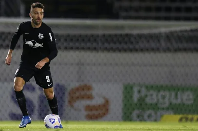 BraganÃ§a Paulista/SP; Brasil; 05/06/2021; EstÃ¡dio Nabi Abi Chedid; Campeonato Brasileiro; Red Bull Bragantino x Bahia; Na foto, LÃ©o Ortiz durante partida; foto de Ari Ferreira/Red Bull Bragantino;<!-- NICAID(14824656) -->