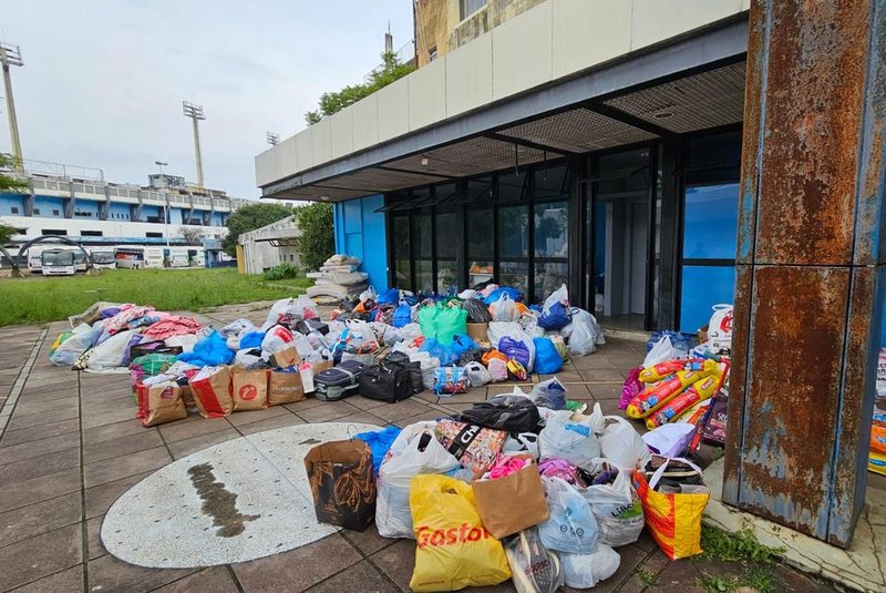 Doações para vítimas das enchentes no Estádio Olímpico, do Grêmio<!-- NICAID(15754236) -->