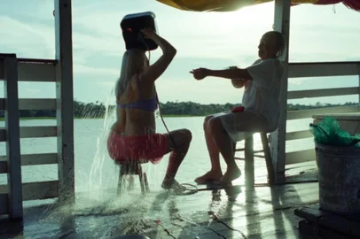 “O Último Azul” será o filme de abertura do 53º Festival de Cinema de GramadoInédito no Brasil, o filme é protagonizado por Denise Weinberg, com Rodrigo Santoro, Adanilo e Miriam Socarrás no elenco﻿<!-- NICAID(16061753) -->