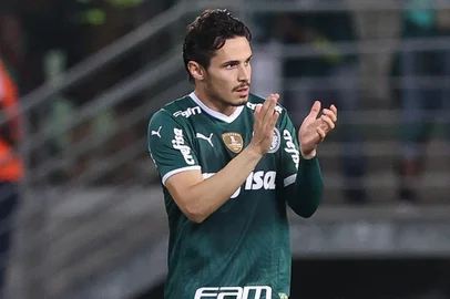 O jogador Raphael Veiga, da SE Palmeiras, comemora seu gol contra a equipe do Ituano FC, durante partida vá¡lida pela quarta de final, do Campeonato Paulista, Série A1, na arena Allianz Parque. (Foto: Cesar Greco)Indexador: Cesar Greco<!-- NICAID(15062799) -->