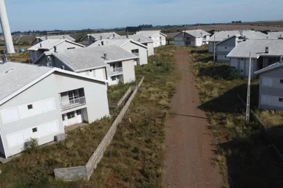 Obra atrasada de residencial em Carazinho deve seguir até dezembro de 2025<!-- NICAID(15731810) -->