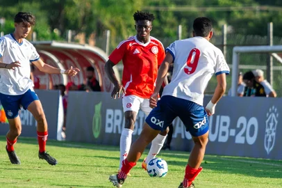 Denis Marfo, ganês que joga no sub-20 do Inter<!-- NICAID(16019882) -->