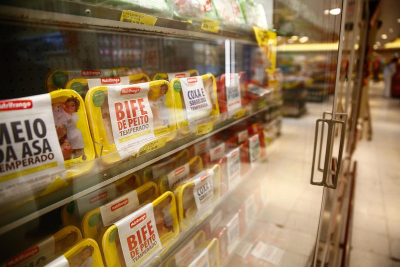 Preço dos produtos de supermercados para alimentação em casa caiu no ano de 2023 na regiao metropolitana.Indexador: Jonathan Hgeckler<!-- NICAID(15602754) -->