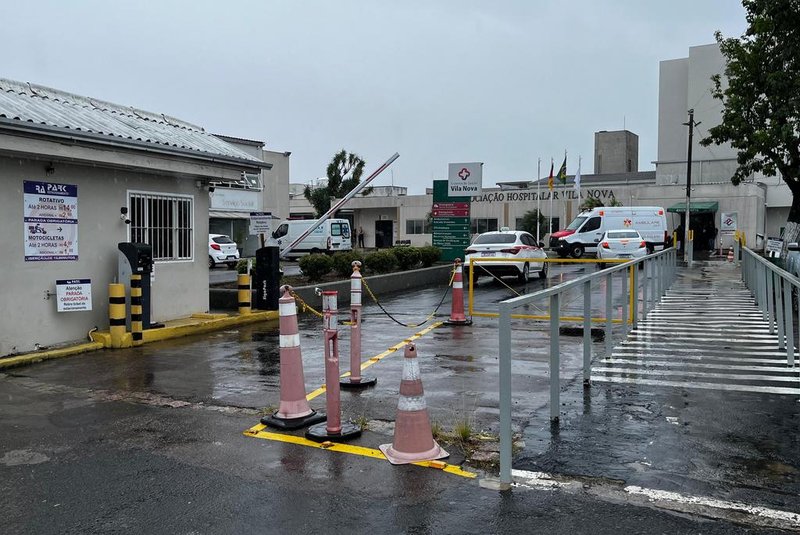 Hospital Vila Nova registra alagamento e goteiras - Foto: Jônatha Bittencourt/Agência RBS<!-- NICAID(15700510) -->
