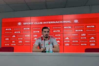 Anthoni concedeu entrevista coletiva no CT Parque Gigante