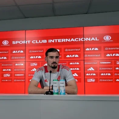 Anthoni concedeu entrevista coletiva no CT Parque Gigante