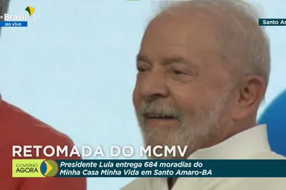 Presidente Luiz Inácio Lula da Silva participa do lançamento do novo programa Minha Casa Minha Vida. Ele também entrega empreendimentos em Santo Amaro (BA) e, simultaneamente, em outras cidades do país<!-- NICAID(15349436) -->