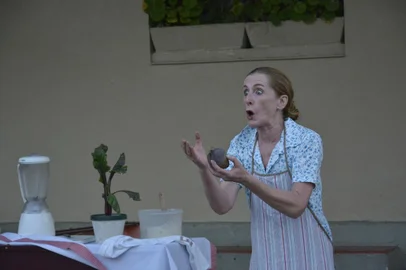 Ocorre no dia 8 de março a apresentação da peça "Odila", dirigida e encenada por Tina Andrighetti. O espetáculo faz parte ainda das comemorações dos 90 anos do Sindicato dos Metalúrgicos de Caxias do Sul.O pano de fundo da peça é a trajédia que ocorreu em 22 de julho de 1943, na Gazola, Travi & Cia. Ocorreram sucessivas explosões, vitimando oito mulheres, sete das quais perderam sua vida ao cumprirem o dever "pelo esforço de guerra". É que, na época, eram fabricados artefatos bélicos na empresa caxiense.<!-- NICAID(15368331) -->