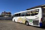 Novo ônibus da Linha Turismo ao lado do Cisne Branco<!-- NICAID(15611616) -->