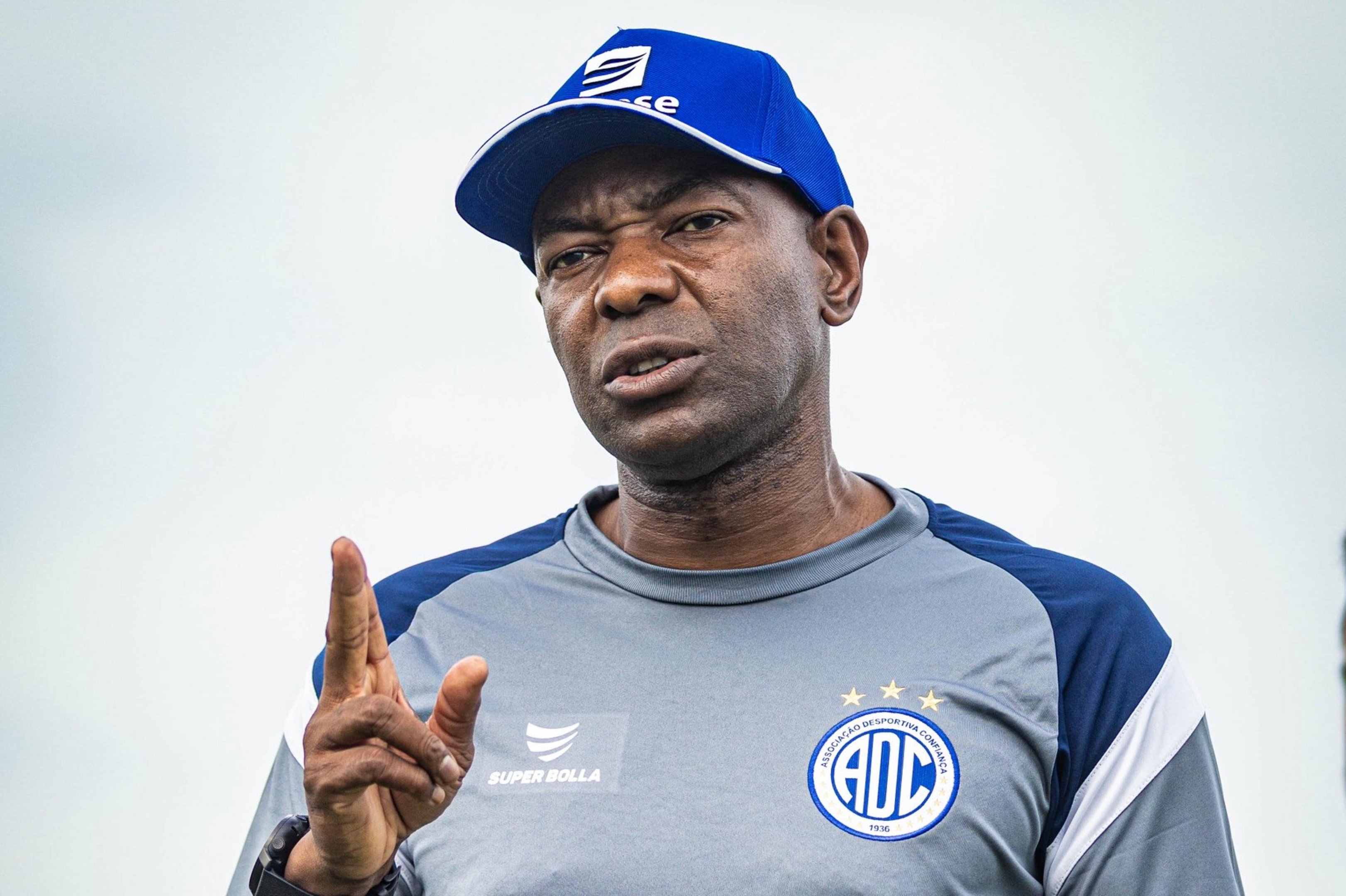 Advers&aacute;rio do Gr&ecirc;mio, Confian&ccedil;a aderiu &agrave; SAF, sofreu na Copa do Brasil e conta com ex-estrela do Botafogo