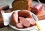 Carnes processadas elevam risco de hipertensão, mostra estudo brasileiro
