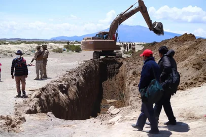 Governo chileno pretende ampliar fosso localizado na fronteira do Chile com a Bolívia.<!-- NICAID(15034041) -->