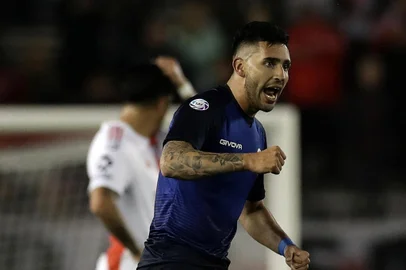 Talleres' forward Nahuel Bustos celebrates after scoring a goal against River Plate during an Argentina First Division Superliga Tournament football match at the Monumental stadium, in Buenos Aires, on August 25, 2019. (Photo by ALEJANDRO PAGNI / AFP)Editoria: SPOLocal: Buenos AiresIndexador: ALEJANDRO PAGNISecao: soccerFonte: AFPFotógrafo: STR<!-- NICAID(15152121) -->