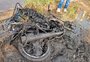 Moto roubada e 3,5 mil pneus: o que já foi encontrado em dragagem de arroios de Porto Alegre