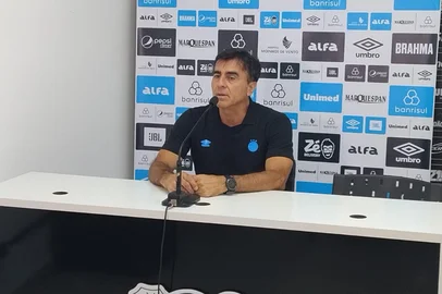 Quinteros, Grêmio<!-- NICAID(15994613) -->
