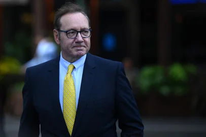 US actor Kevin Spacey arrives to the Southwark Crown Court in London on July 25, 2023. The jury in the sexual assault trial of Kevin Spacey began weighing the Hollywood actor's fate in the closely followed case. The two-time Oscar winner denies the counts, including indecent assault, which concern four men and are alleged to have occurred between 2001 and 2013. (Photo by Daniel LEAL / AFP)<!-- NICAID(15492515) -->