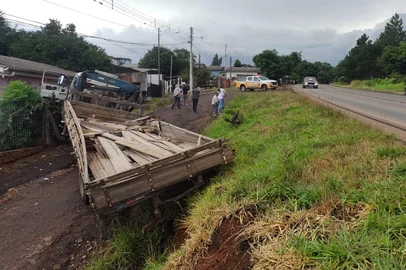 Acidente na RS-324 em Passo Fundo<!-- NICAID(16002321) -->