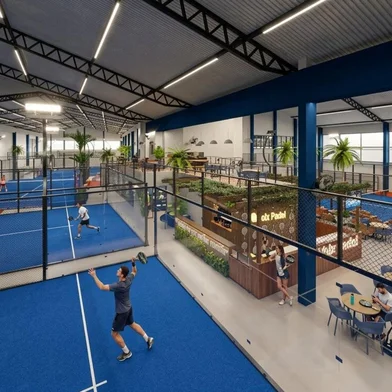 Arena Volx Padel, novo clube de padel em Porto Alegre. Com cinco quadras e investimento de R$ 3,5 milhões, a Arena Volx Padel será instalada na Rua Comendador Azevedo, 185, no bairro Floresta, em galpão ocupado por albergue há cerca de 15 anos e atingido por enchente mais recentemente.<!-- NICAID(16314215) -->