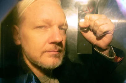 (FILES) In this file photo taken on May 1, 2019, WikiLeaks founder Julian Assange arrives at court in London to be sentenced for bail violation. - UK Home Secretary Priti Patel has approved the US government's request to extradite the WikiLeaks publisher Julian Assange, her department said Friday, June 17. The Home Office said the interior minister "must sign an extradition order if there are no grounds to prohibit the (extradition) order being made" and the courts had found none. Assange has 14 days to appeal. (Photo by Daniel LEAL / AFP)<!-- NICAID(15126946) -->
