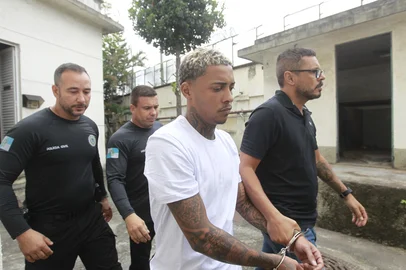 PRISÃO DO MC POZE DO RODO.BMW DO CANTOR FOI LEVADA PARA A CIDADE DA POLICIA NO JACARÉ, ZONA NORTE DO RIO DE JANEIRO,NESTA QUINTA FEIRA (29).RJ - PRISÃO/MC POZE DO RODO - GERAL - Prisão do MC Poze do Rodo.BMW do cantor foi levada para a cidade da policia no jacaré, zona norte do Rio de Janeiro,nesta quinta feira (29). 29/05/2025 - Foto: REGINALDO PIMENTA/AGÊNCIA O DIA/AGÊNCIA O DIA/ESTADÃO CONTEÚDOEditoria: GERALLocal: RIO DE JANEIROIndexador: REGINALDO PIMENTAFonte: Agência O DiaFotógrafo: AGÊNCIA O DIA<!-- NICAID(16048593) -->