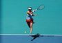 Raducanu supera frustração da queda na estreia em Indian Wells e avança em Miami