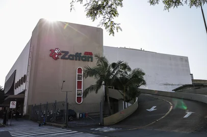 PORTO ALEGRE, RS, BRASIL, 14-07-2025: O Zaffari comprou imóveis na Avenida João Pessoa para ampliar seu supermercado do bairro Cidade Baixa, que hoje tem acesso na Lima e Silva. A empresa diz que fará um "mini shopping" e um prédio rediencial com acesso pela Avenida João Pessoa. Foto: Renan Mattos / Agência RBS<!-- NICAID(16080190) -->