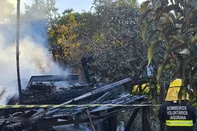 Um homem morreu em um incêndio na madrugada deste sábado (13),  em Jaquirana, nos Campos de Cima da Serra. O fogo atingiu uma casa de madeira, na Rua Pedro Matias, na área central do município.<!-- NICAID(16186221) -->