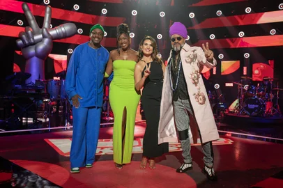 Mumuzinho, IZA, Fátima Bernardes e Carlinhos Brown no The Voice Kids 2023.<!-- NICAID(15391273) -->