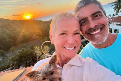 Xuxa Meneghel e Junno Andrade<!-- NICAID(15898368) -->