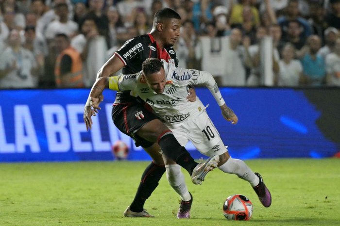 NELSON ALMEIDA / AFP