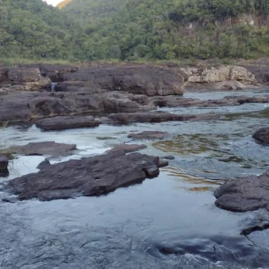 Bombeiros de Caxias e Farroupilha buscam por pessoas desaparecidas em represa e cachoeira<!-- NICAID(15347690) -->