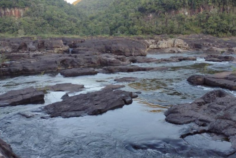 Bombeiros de Caxias e Farroupilha buscam por pessoas desaparecidas em represa e cachoeira<!-- NICAID(15347690) -->