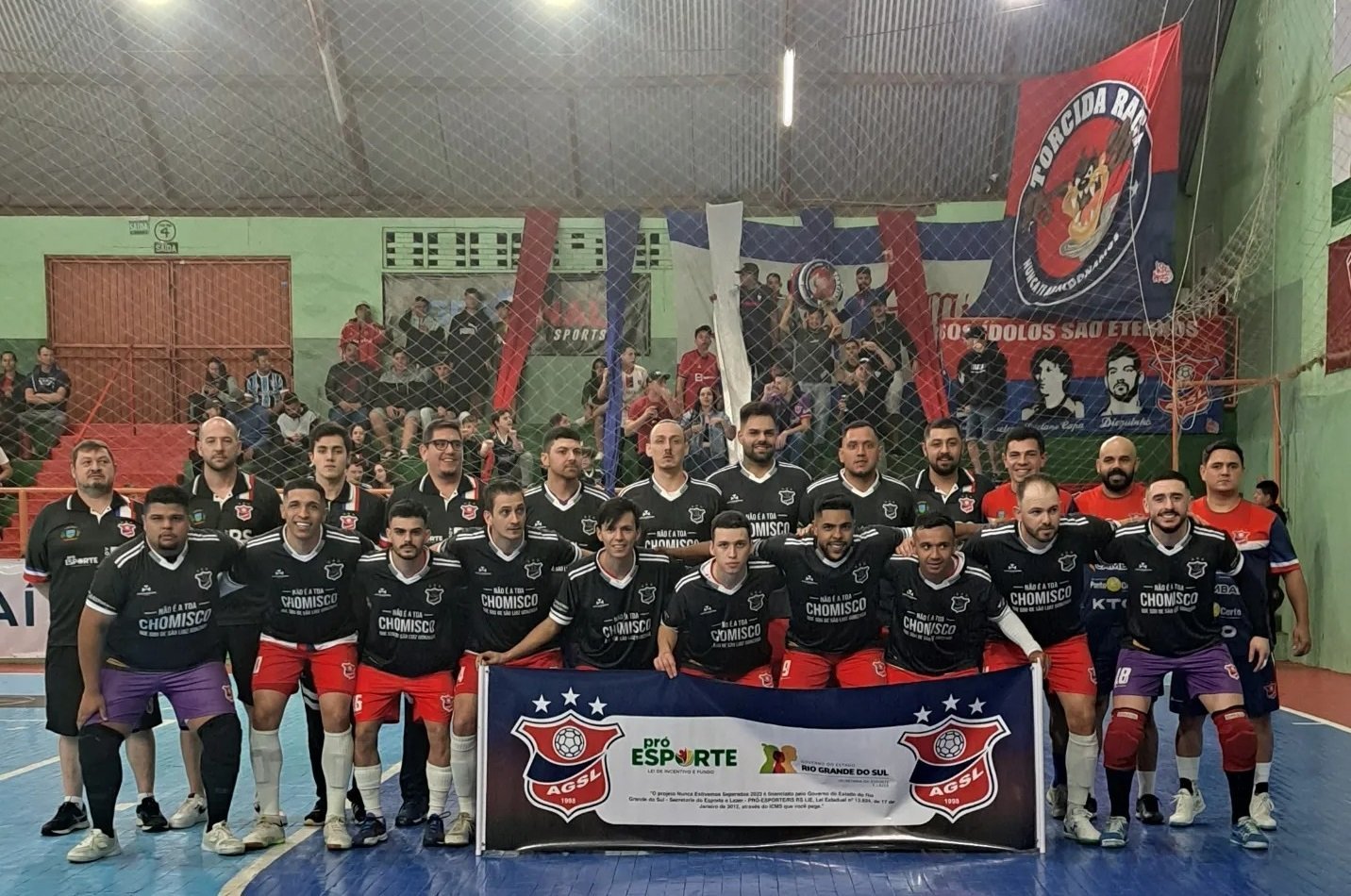 Os atletas estão indo jogar lá fora, alerta treinador do Brasil sub-20 no  futsal